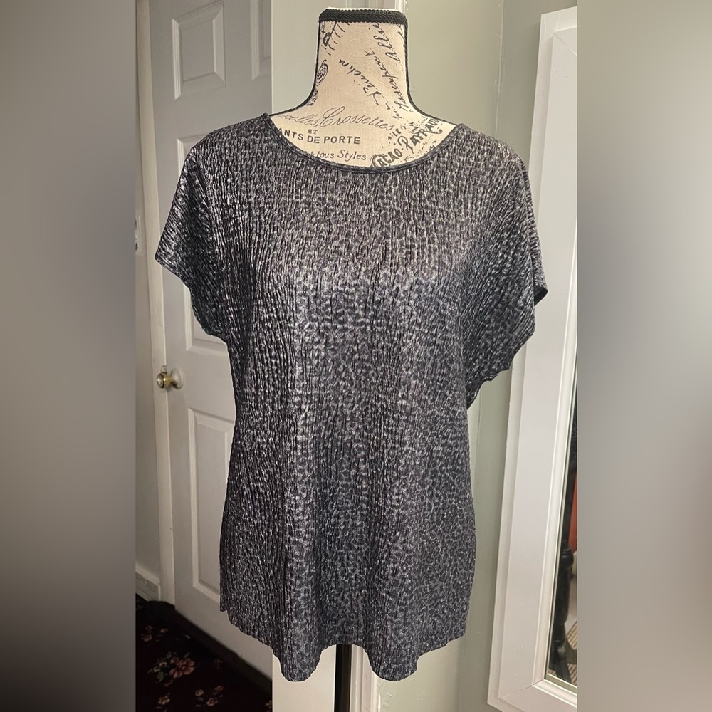 NWOT Kim Rogers tops size L